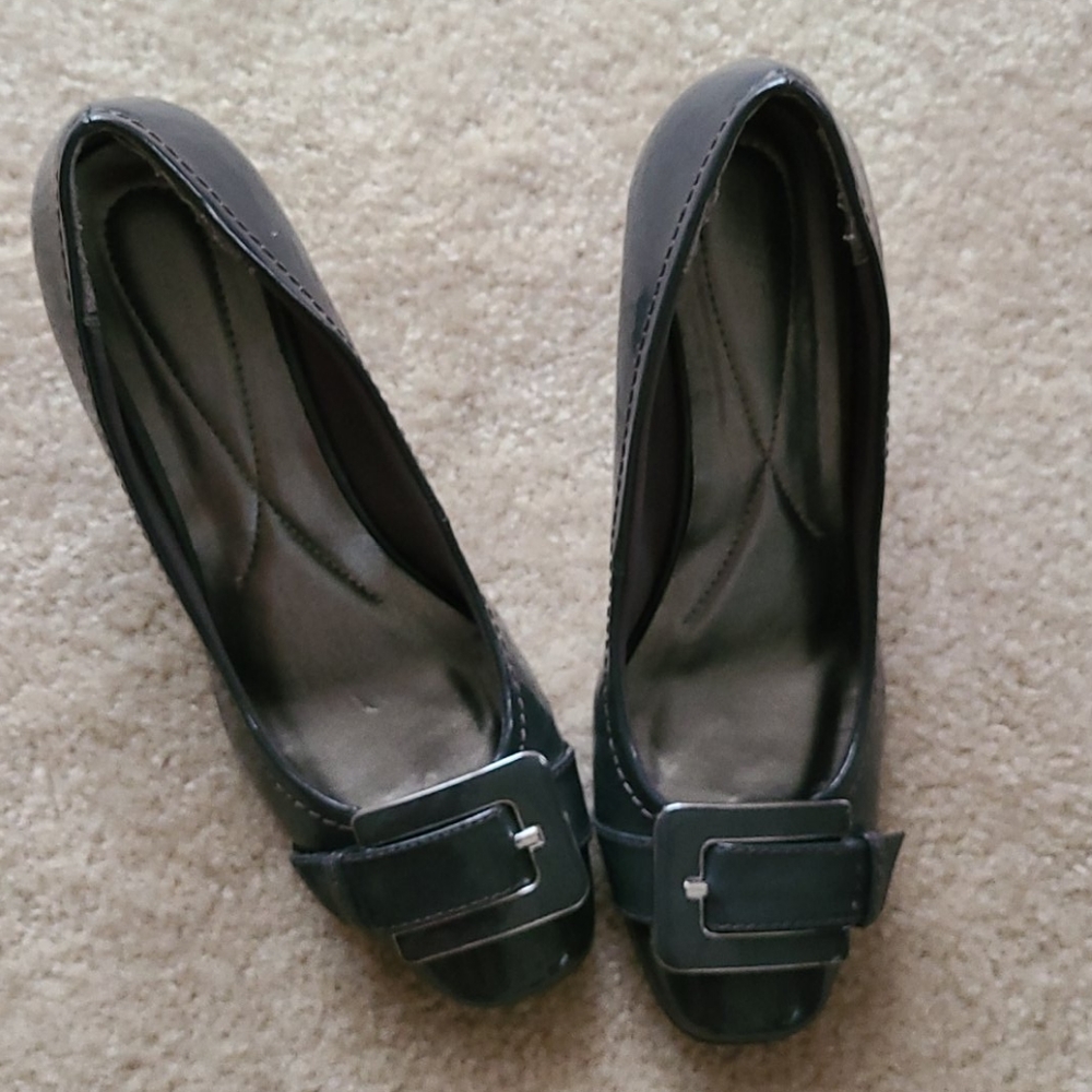 Chunky heel pumps